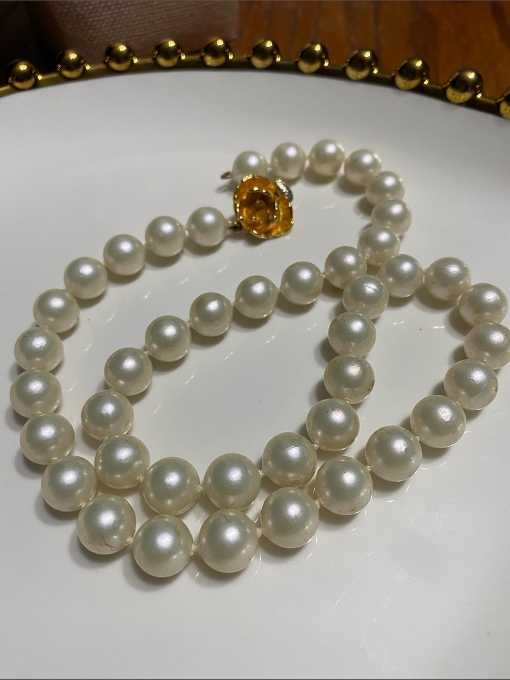 VTG  Pearl Necklace - White Pearls with Gold Clasp